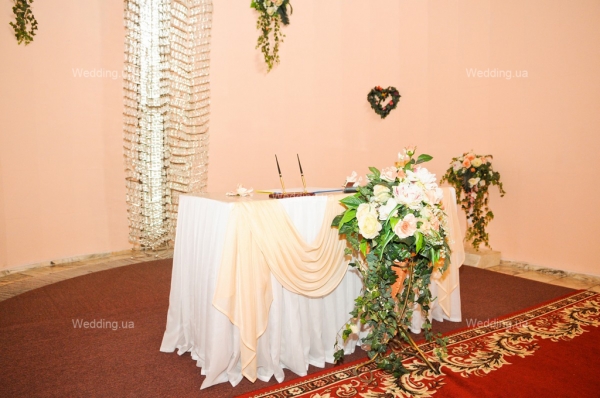 http://wedding.ua/img_user/gallery/dnepr-zags_5_5.jpg