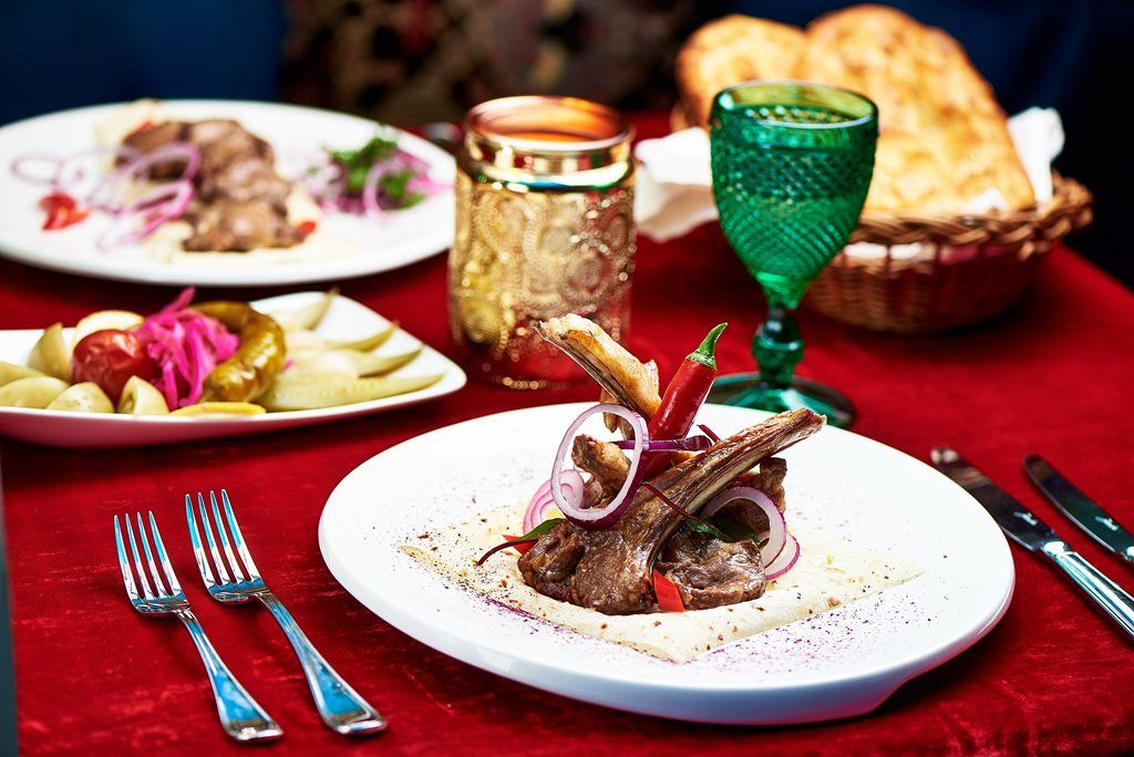 Восточные блюда в ресторане 'Shah-Plov'